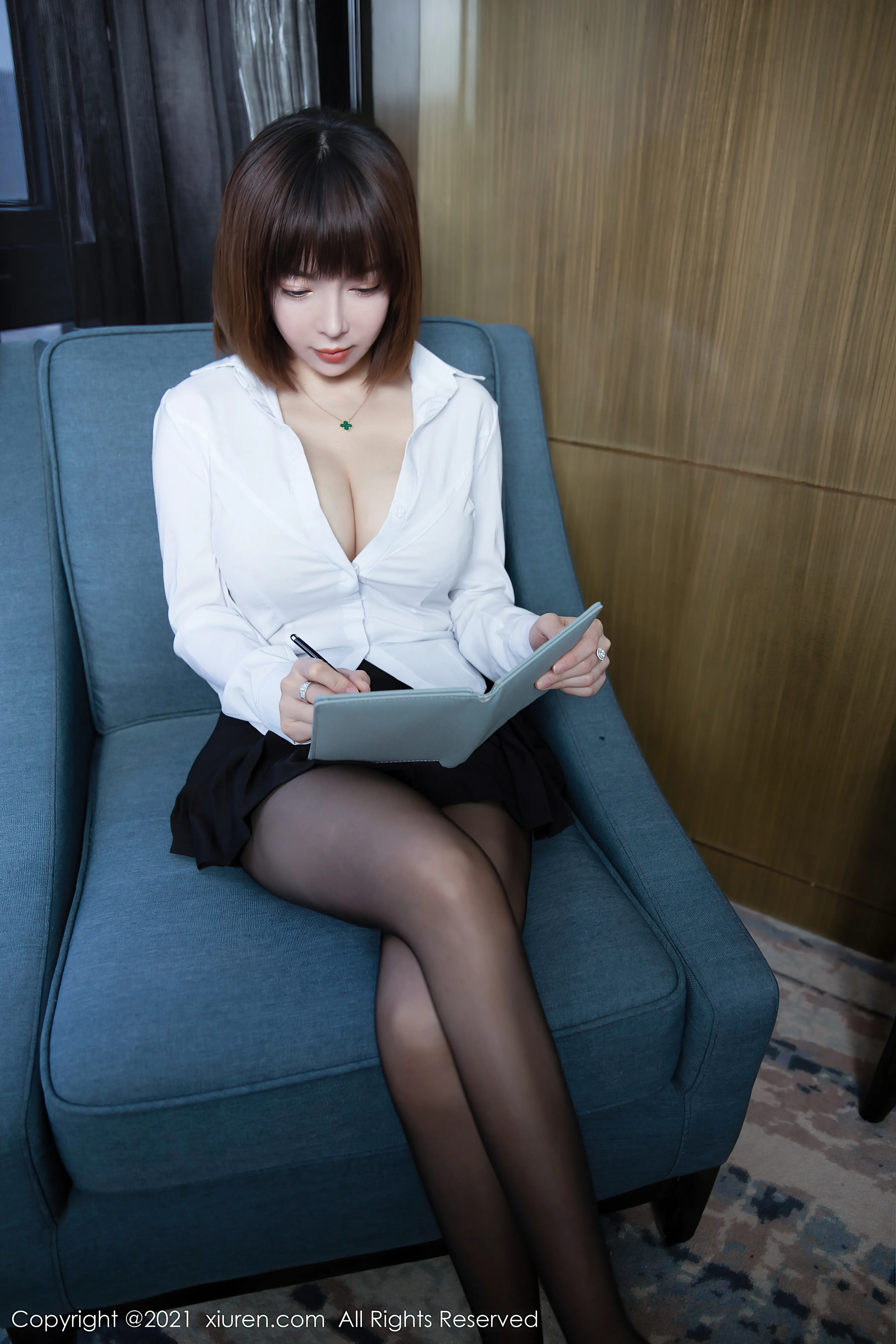 [Xiuren秀人网] No.3151 大白兔吖 [41P+400M]