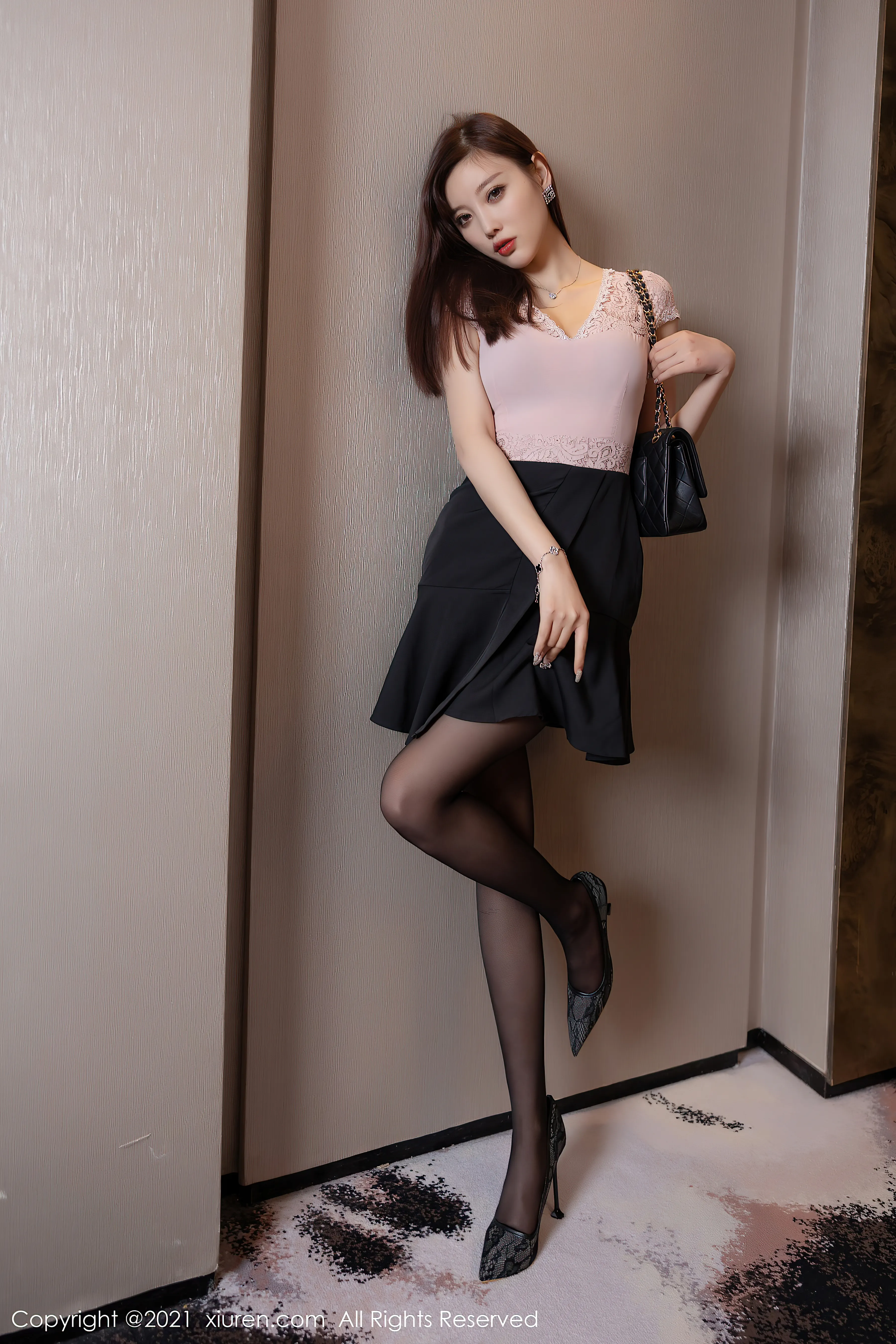 [XiuRen秀人网] No.3299 杨晨晨sugar [63P+608M]