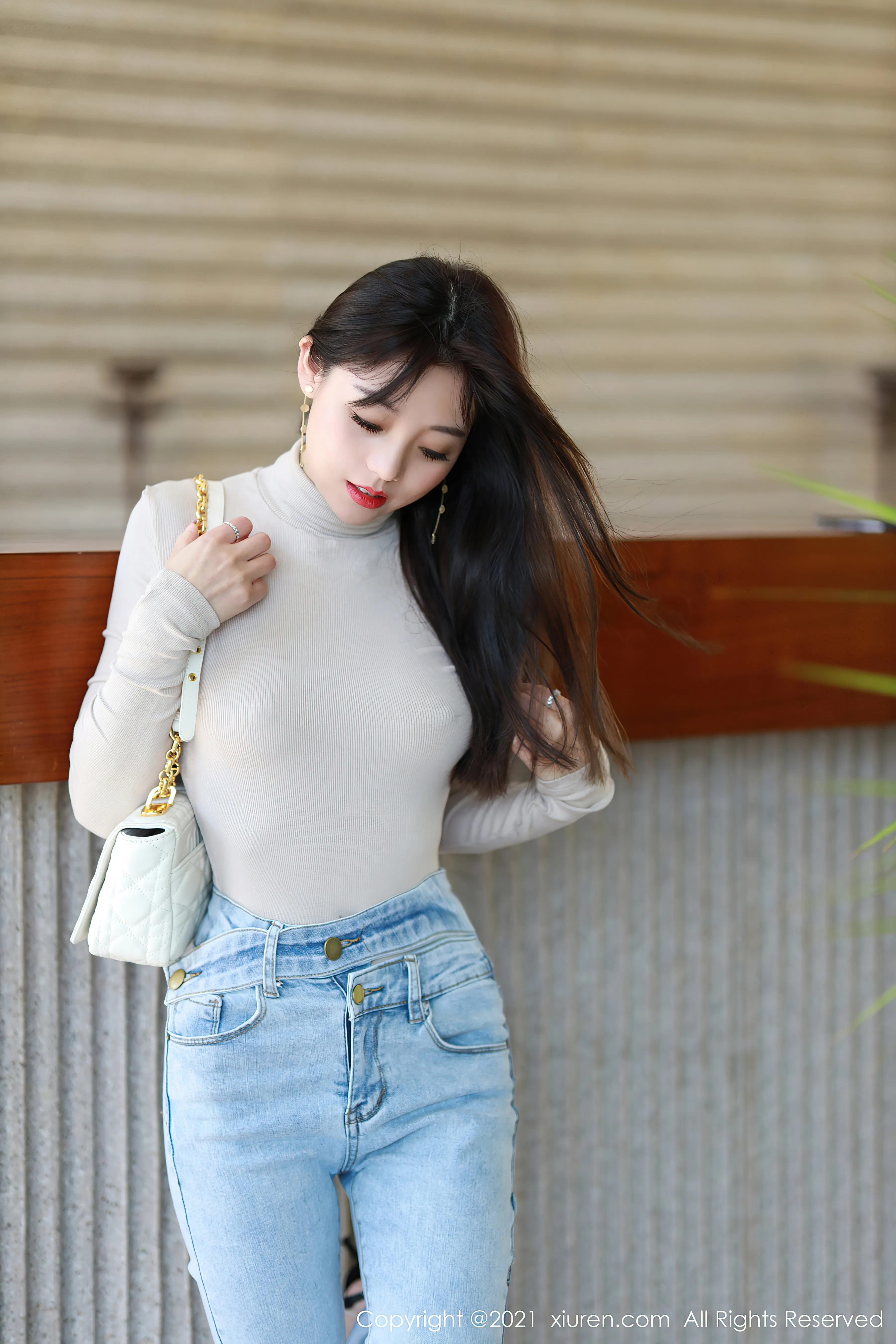 [Xiuren秀人网] NO.3369 佘贝拉bella[42+1P／397MB]